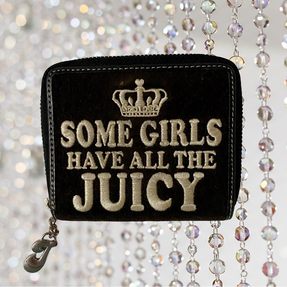 ~some girls have all the juicy~ wallet!